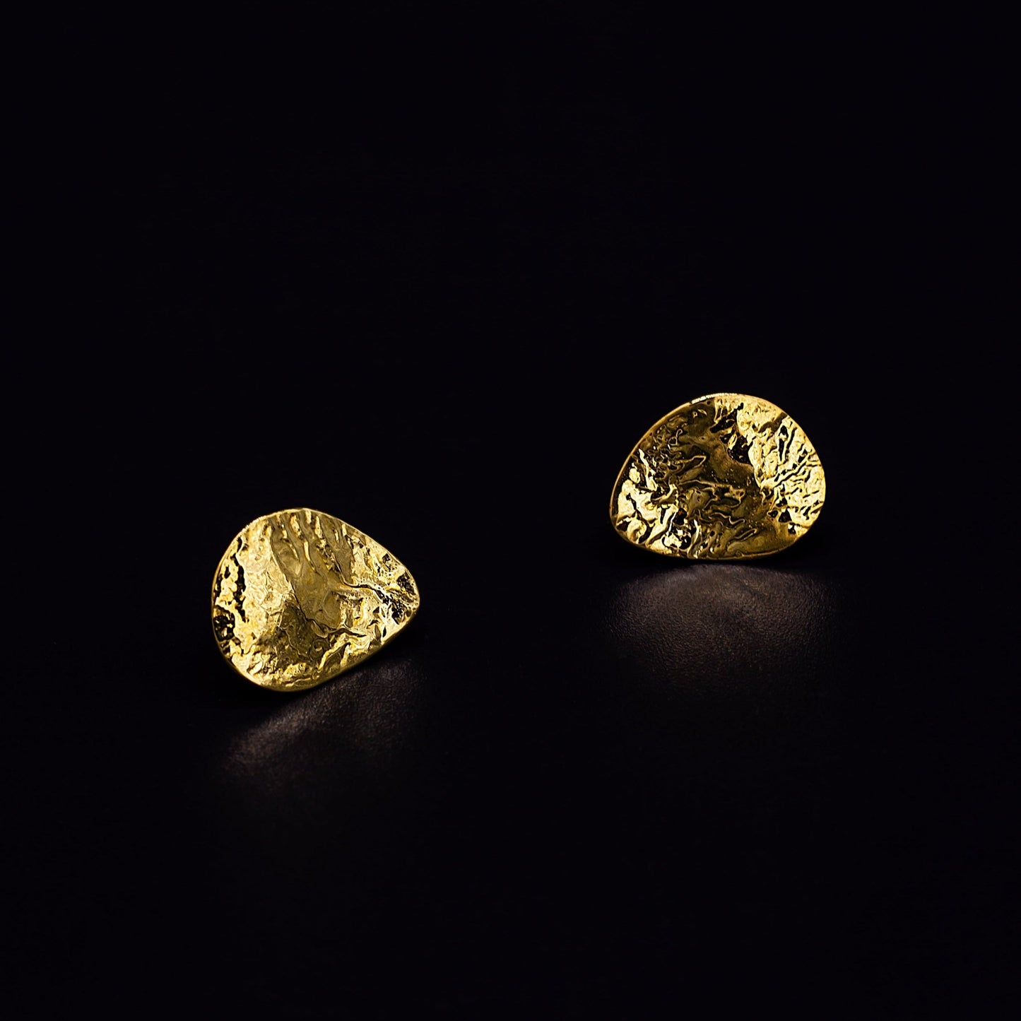 OSHI III GOLD EARRINGS