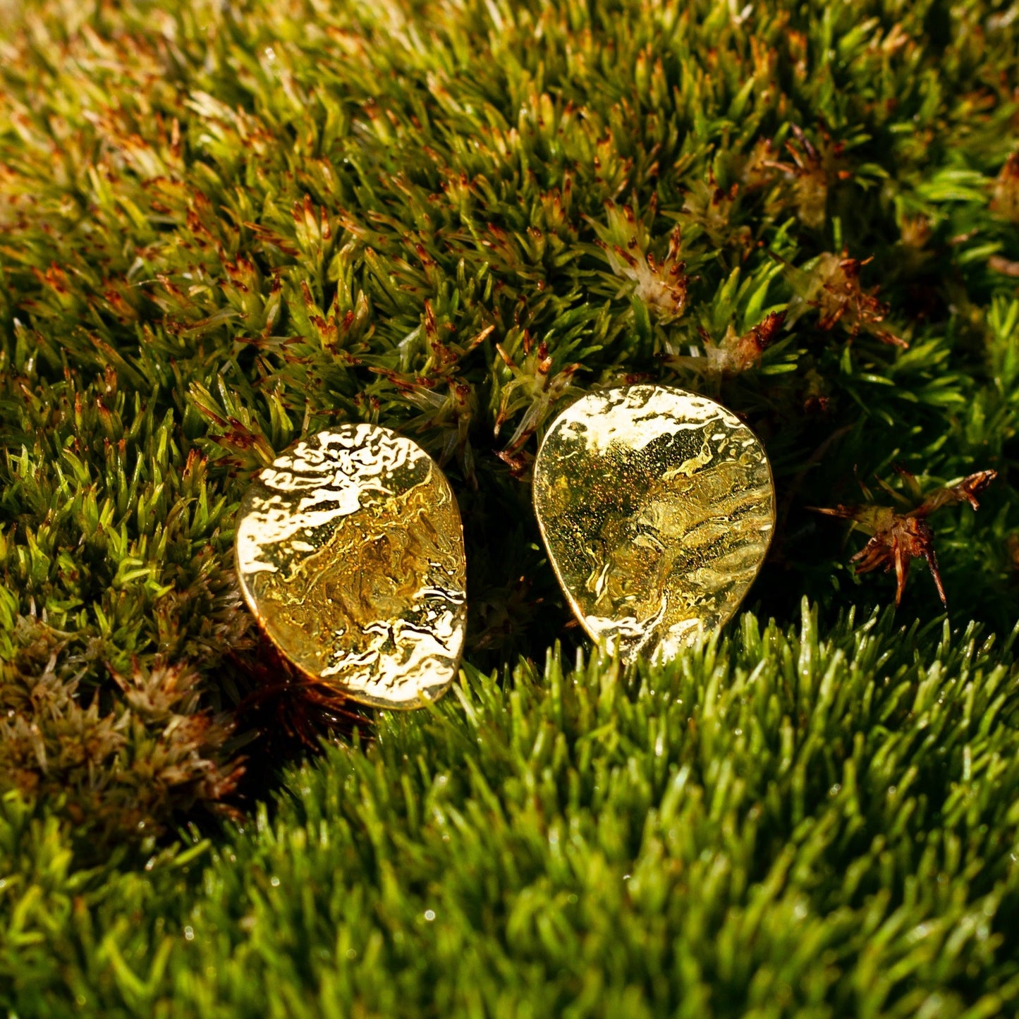 OSHI III GOLD EARRINGS