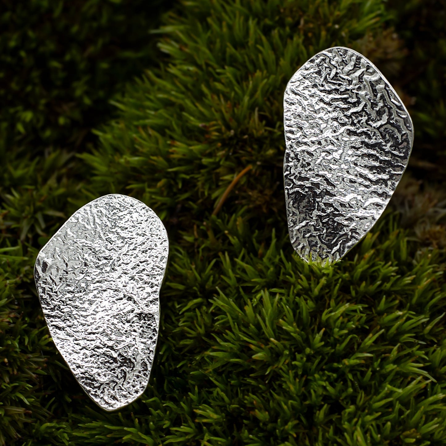 OSHI MEDIUM SILVER EARRINGS