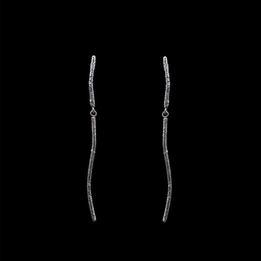 INCHATO SLIM BRANCH EARRINGS