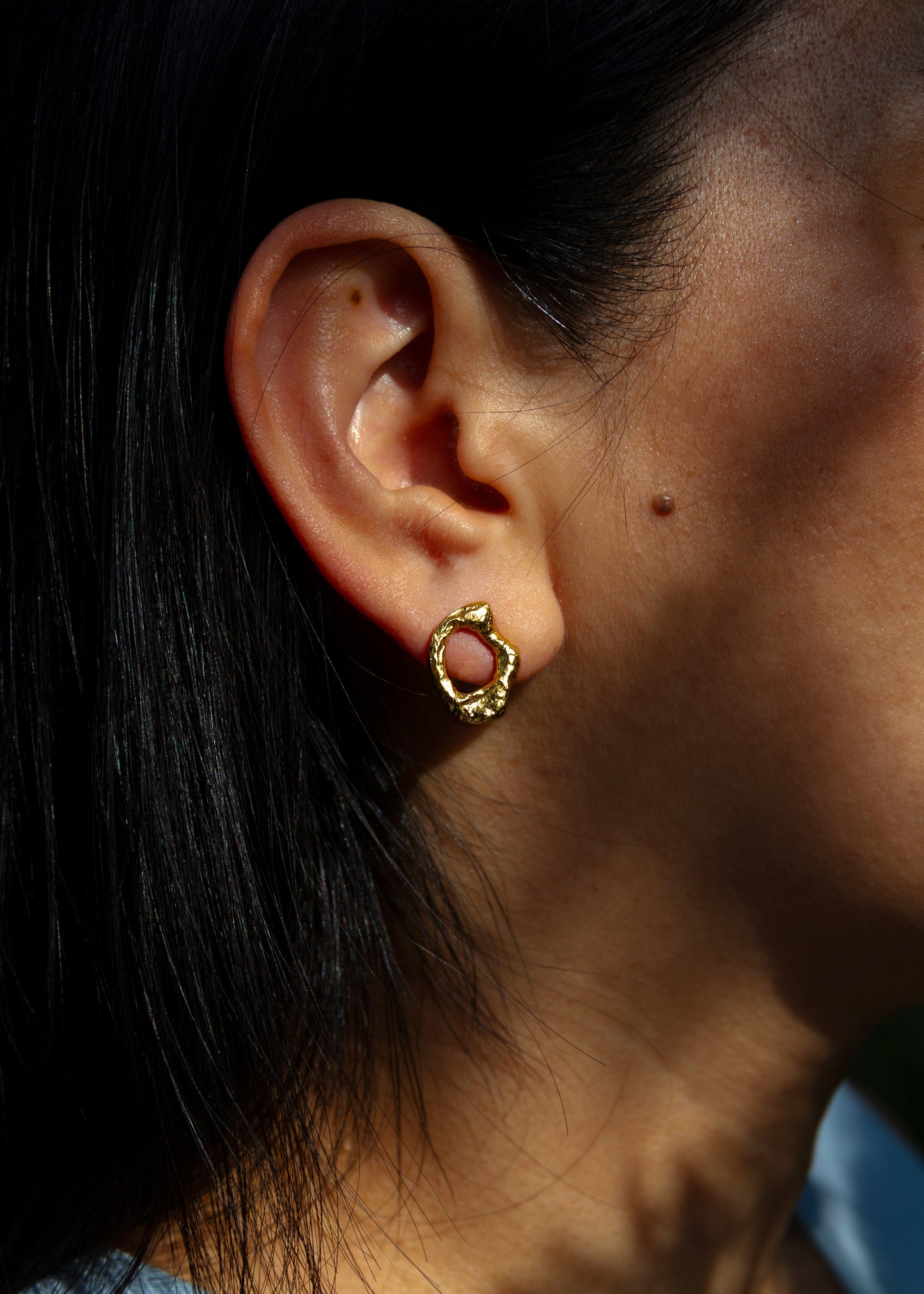 INCHATO CIRCLE GOLD EARRINGS
