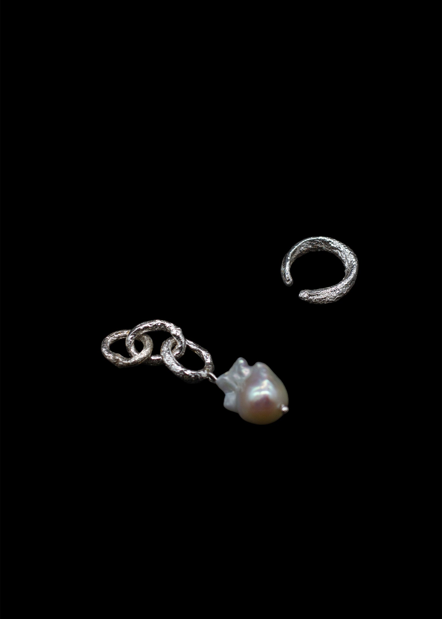 INCHATO PEARL EARCUFF