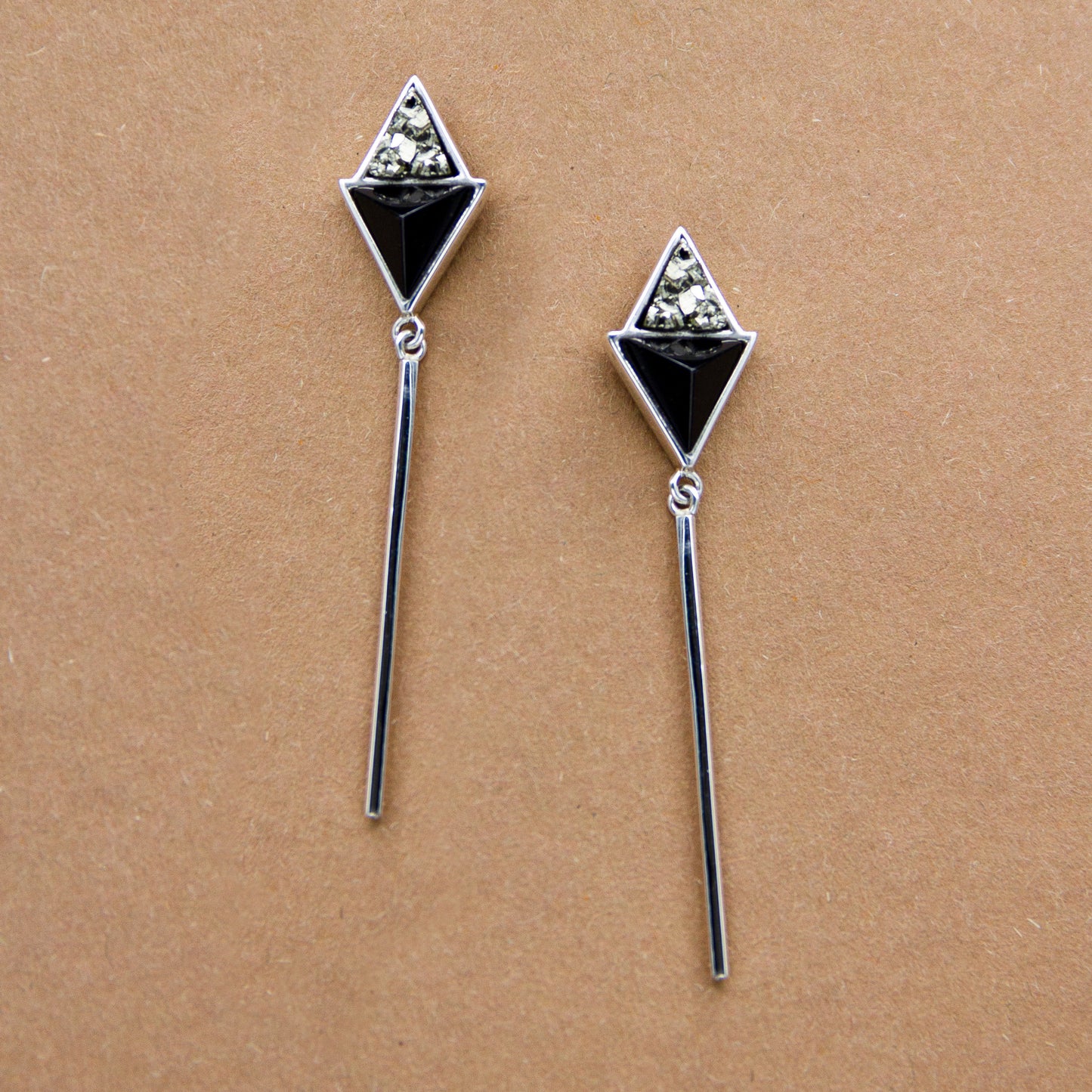 CHUNTU EARRINGS ONYX
